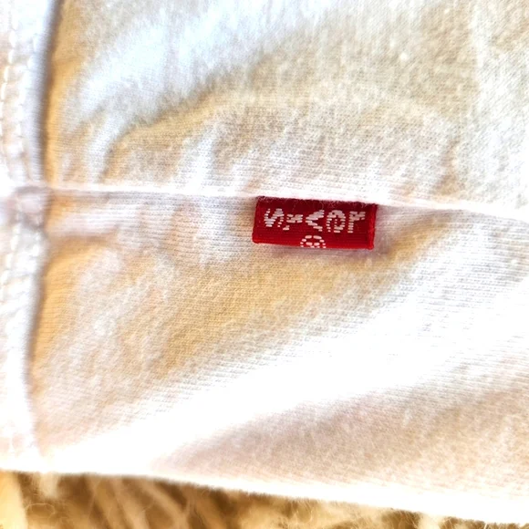 Levi's White T-Shirt - Picture 3 of 3